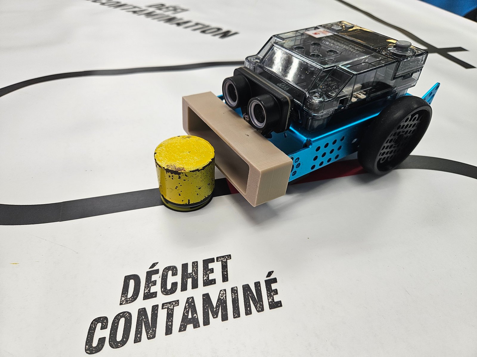 mBot2 face au cylindre